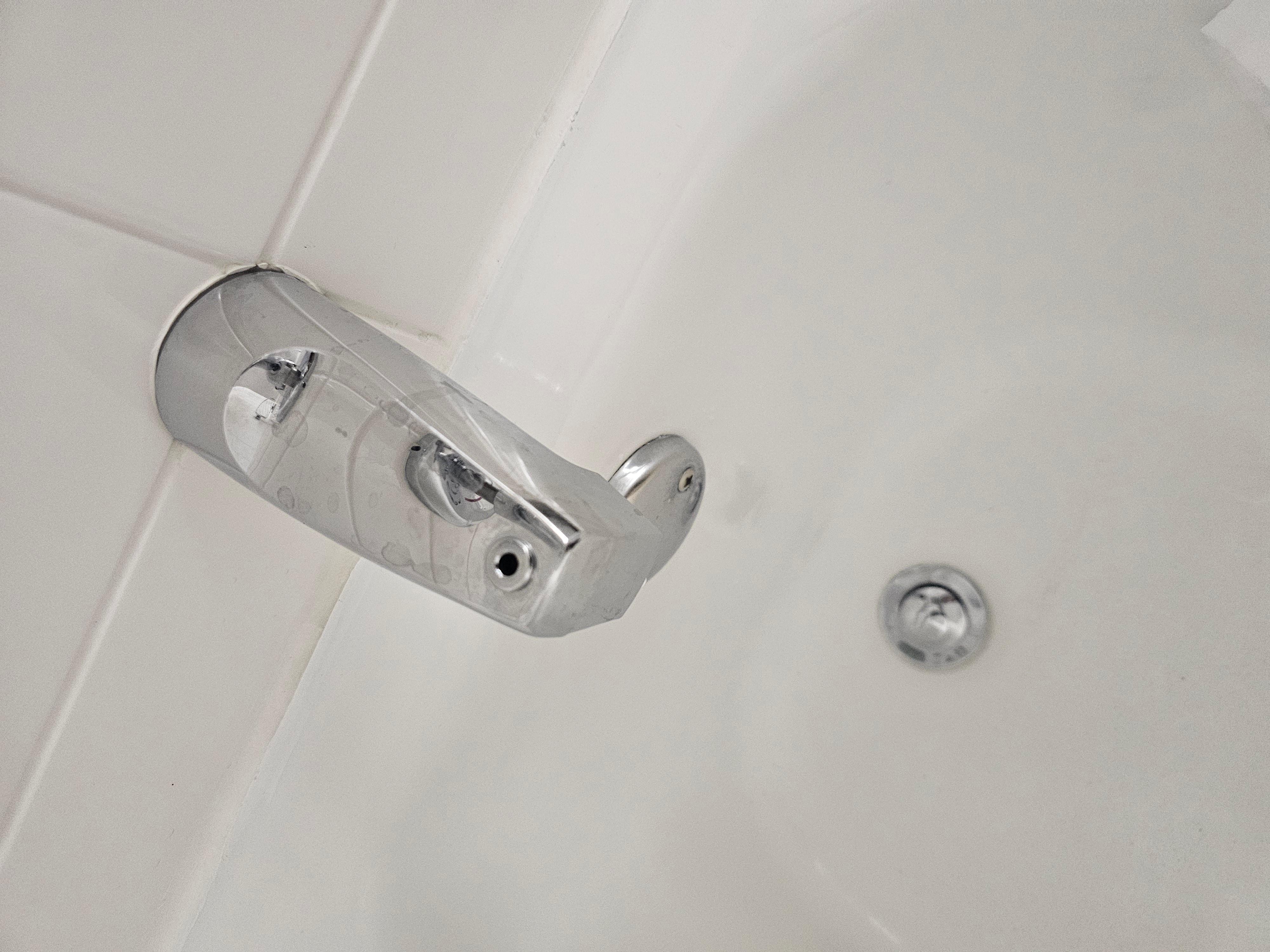 Couldn't take a shower because the piece was missing