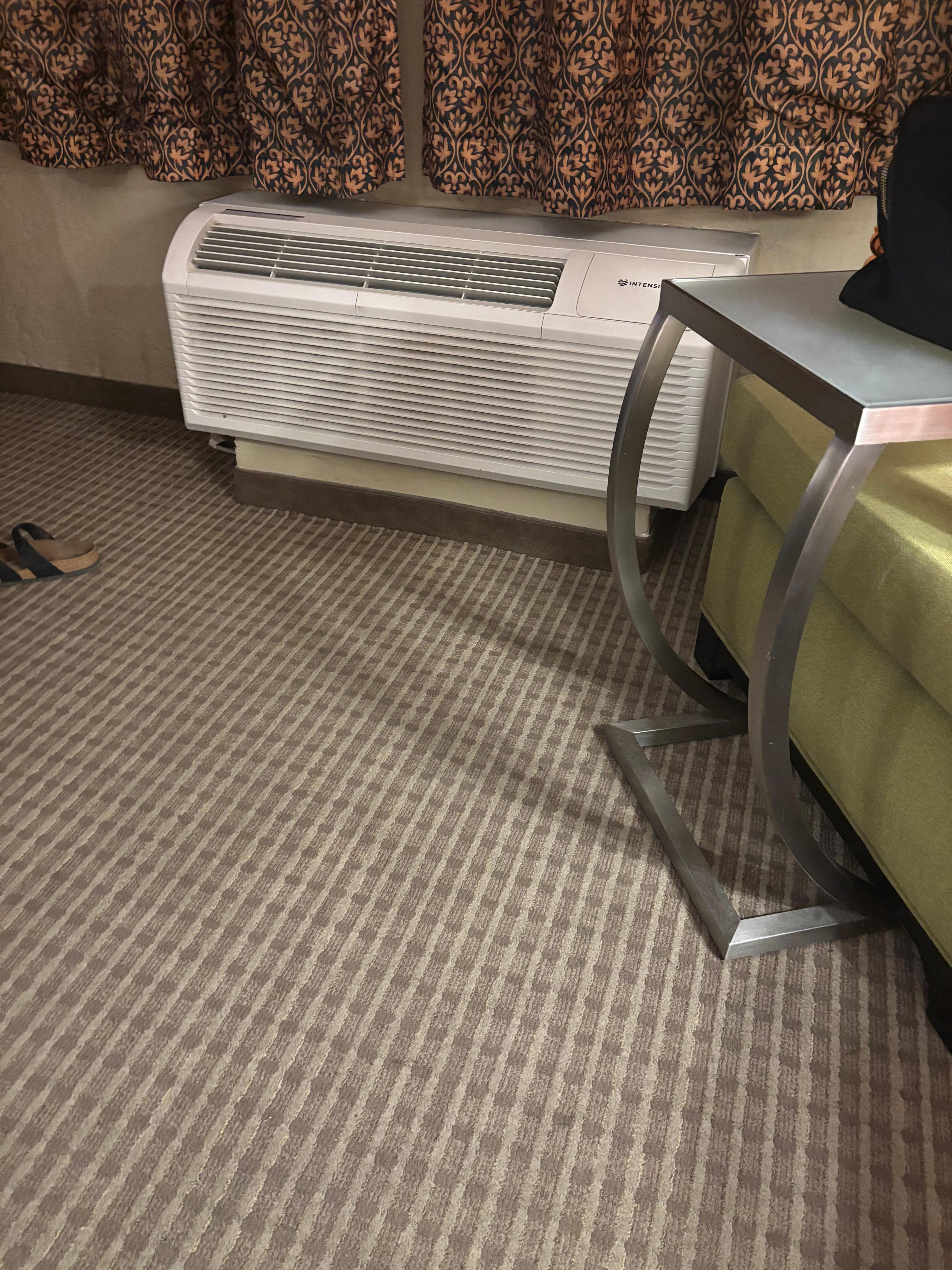 Aire acondicionado hace mucho ruido 