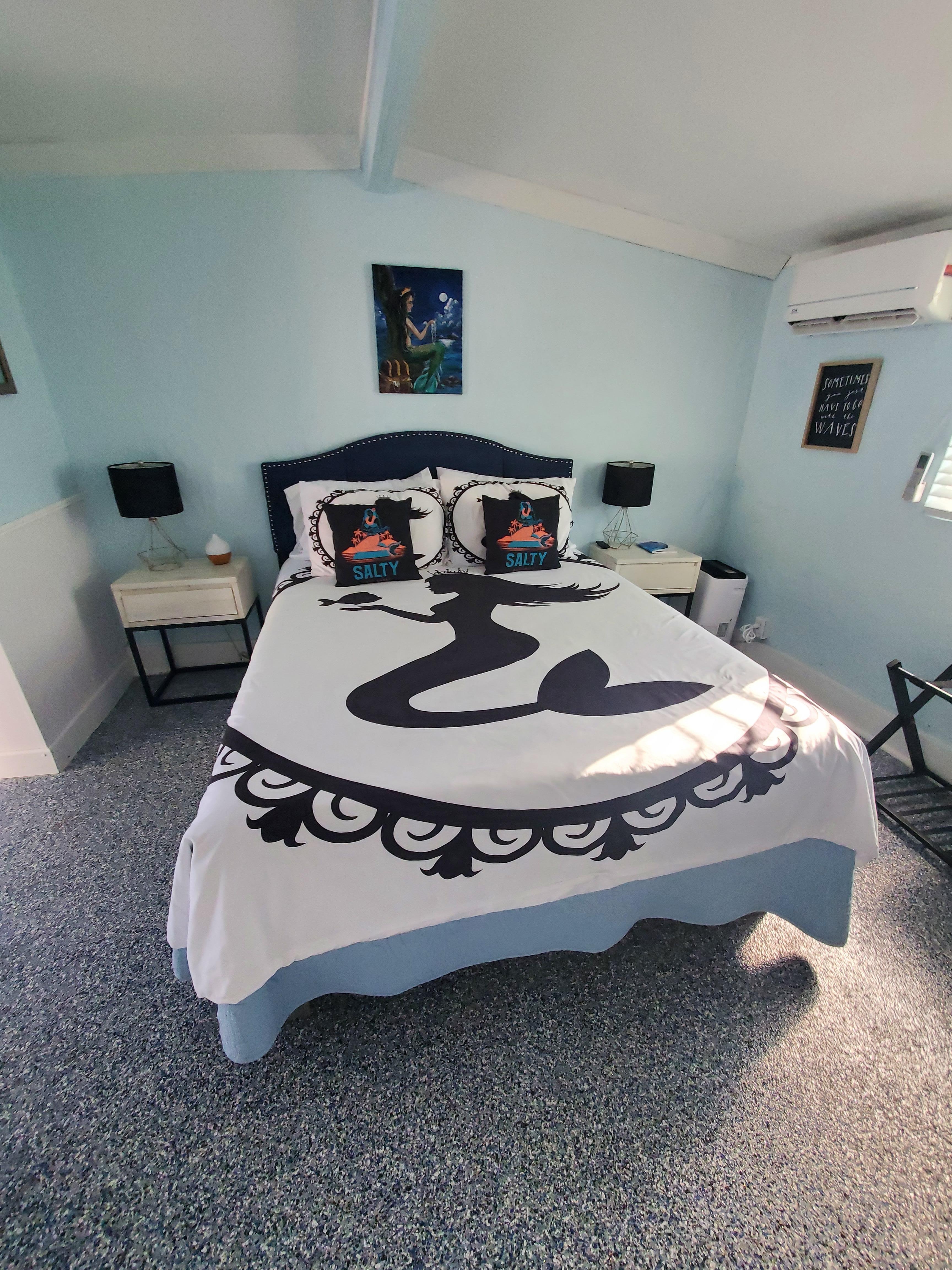 Comfy bed and pillows