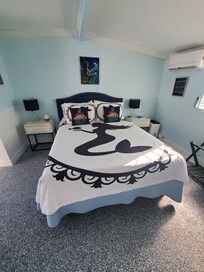 Comfy bed and pillows