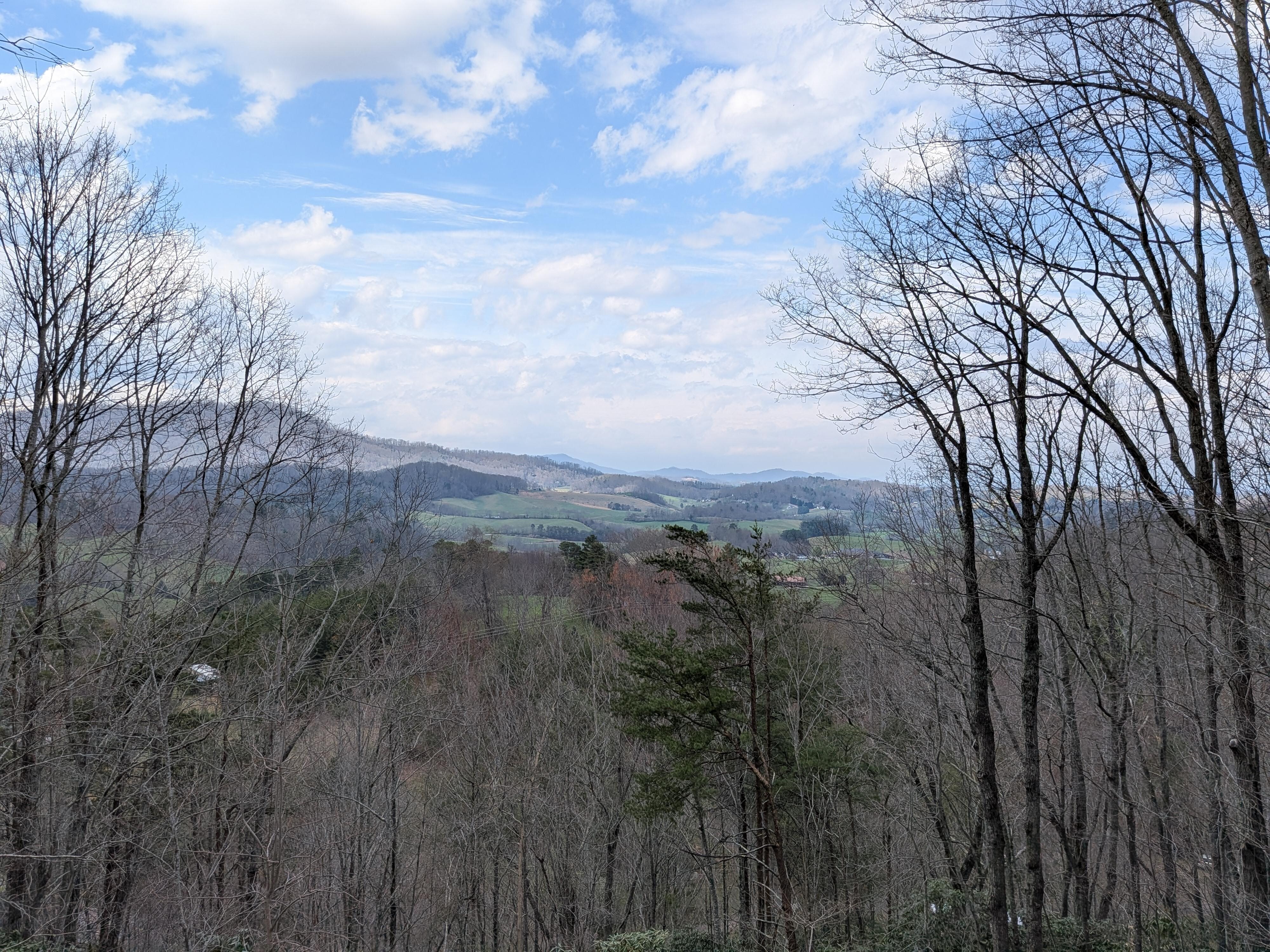 Early spring visit, so not all the leaves had come in on the trees yet, but the view was great nonetheless. Picture doesn't do it justice - great view to have along with a morning coffee.