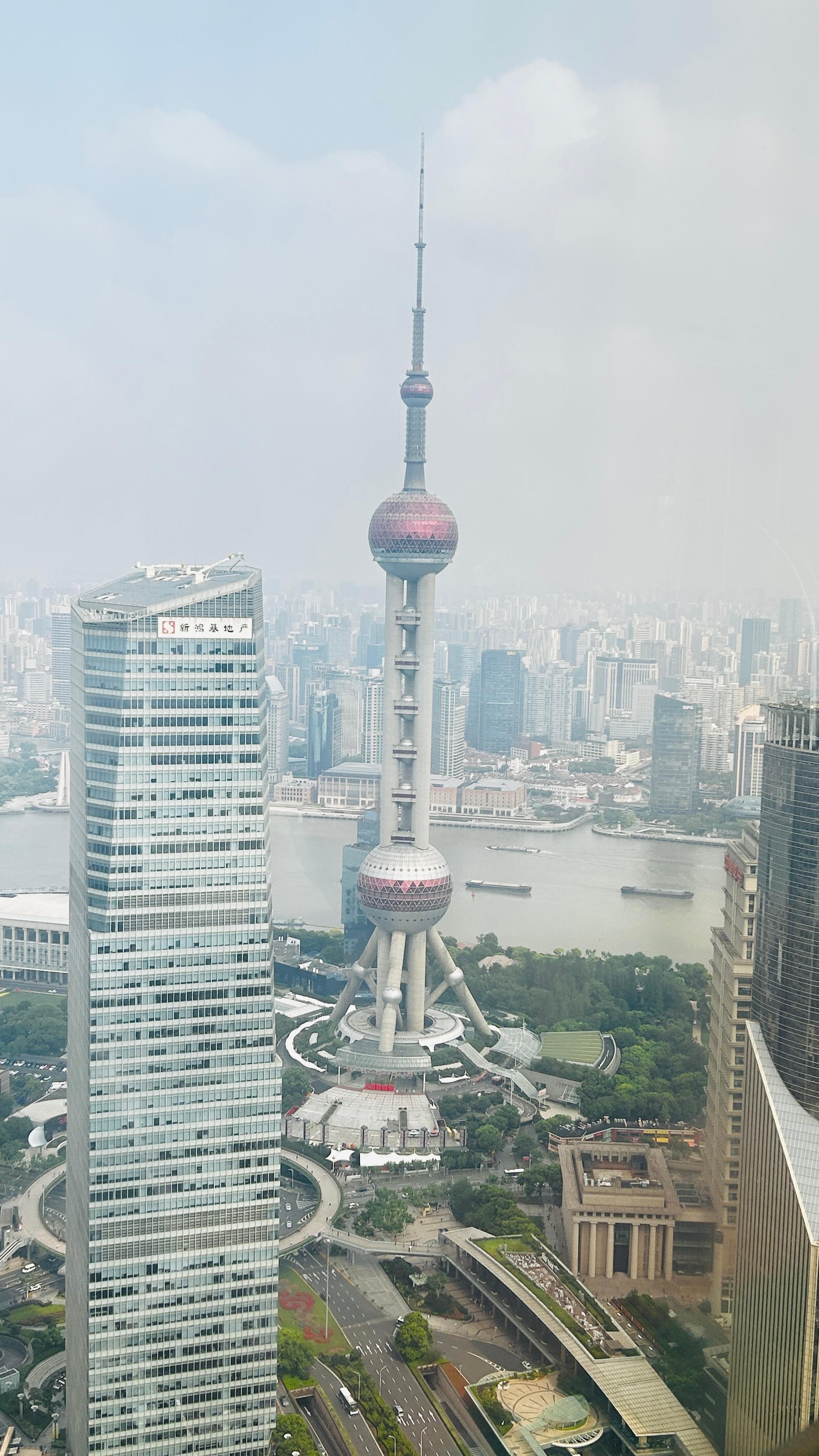 Room view to the tower 