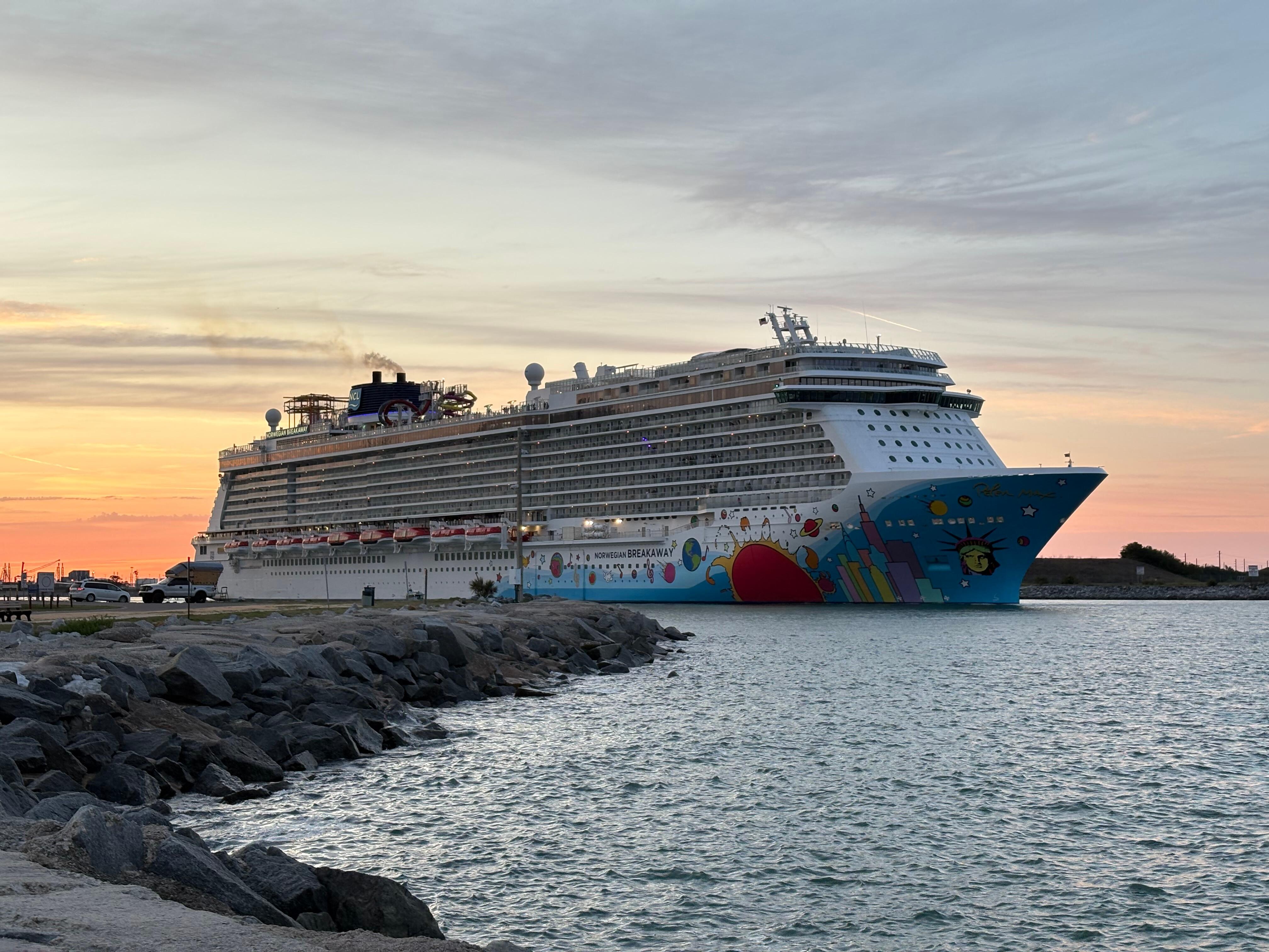 Daily cruise ships