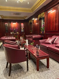 Pictures of the lovely lobby/bar