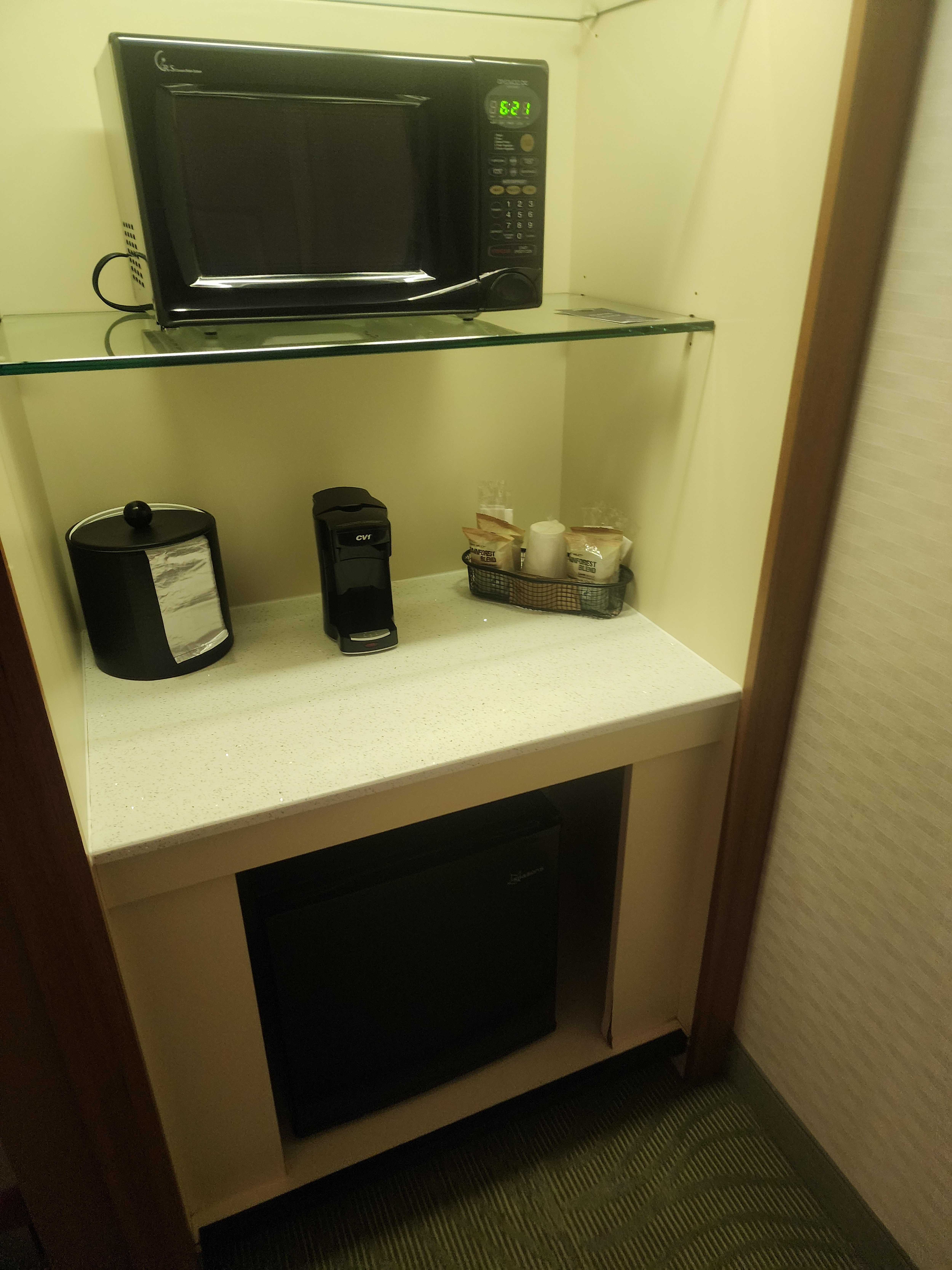 Fridge and microwave 