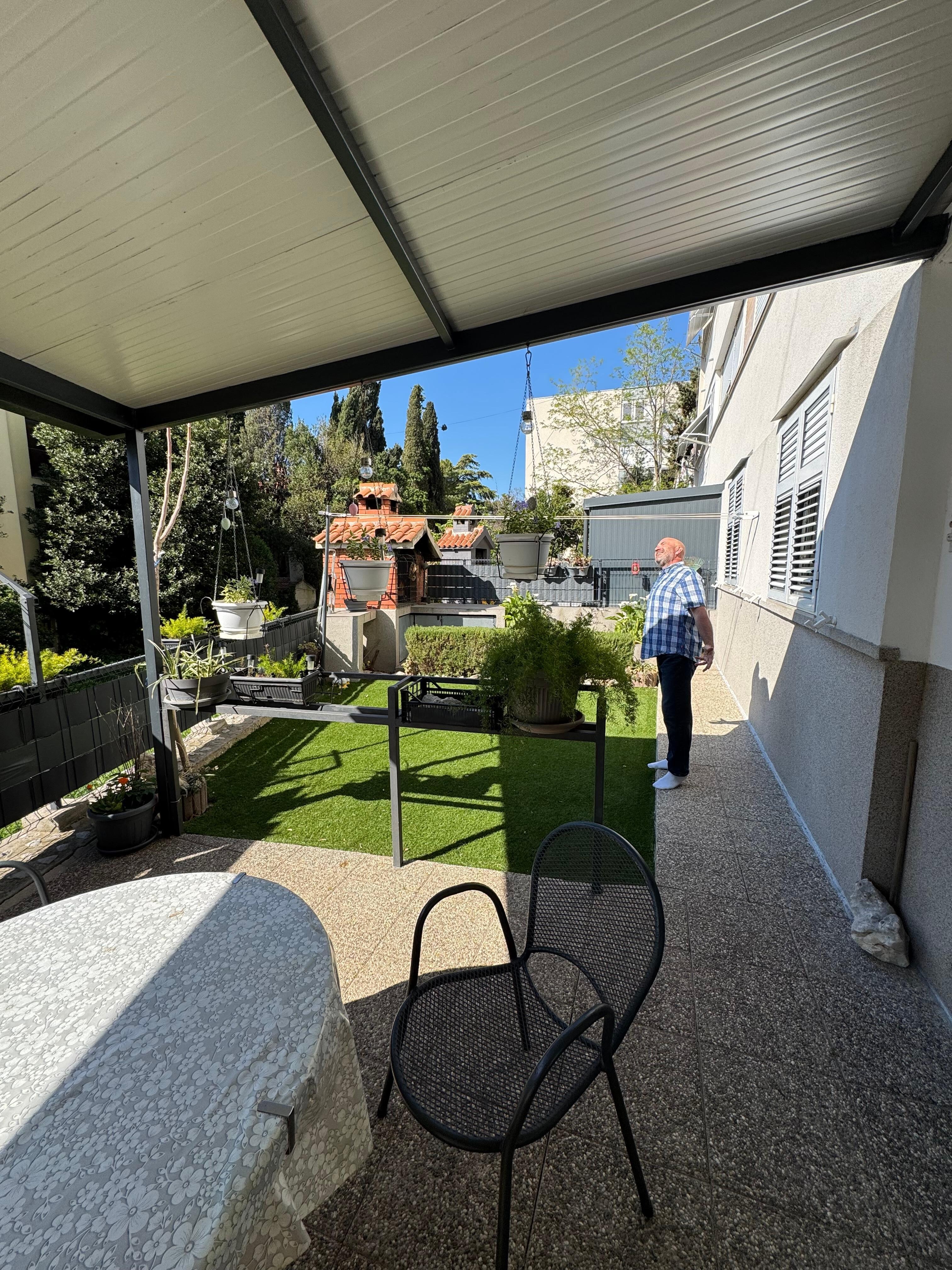 Beautiful terrace/backyard 