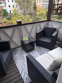 Sehr schöner Balkon, fĂŒr uns falschen Jaheszeit ...