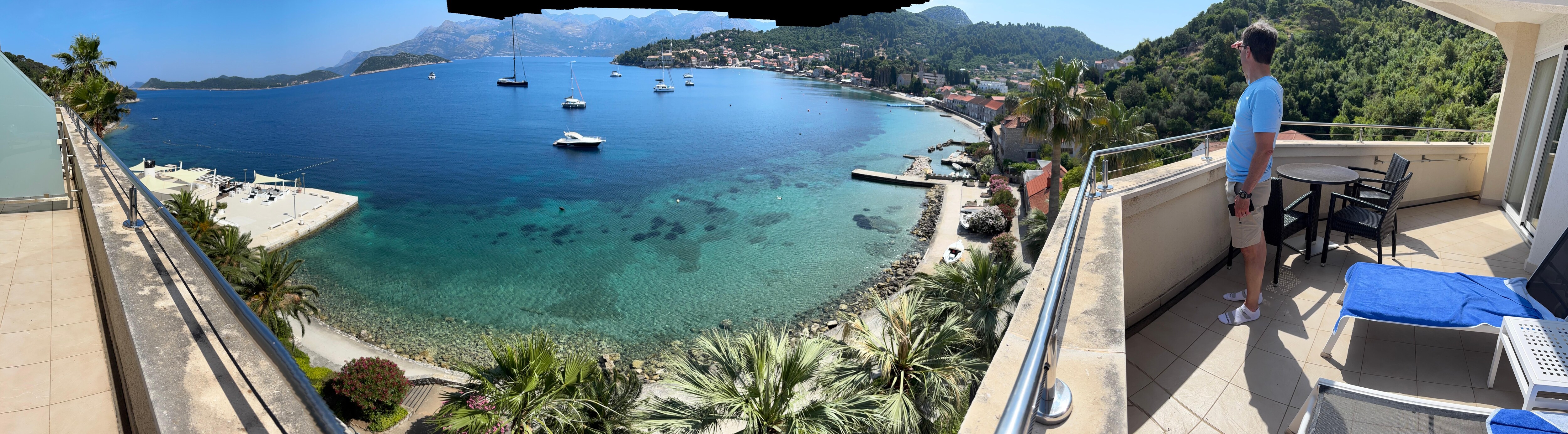 View to the right of the hotel