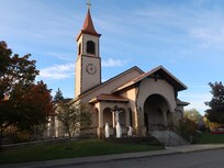 Immaculate Conception Catholic Church is a 12-minute walk from the house and offers multiple daily Masses.