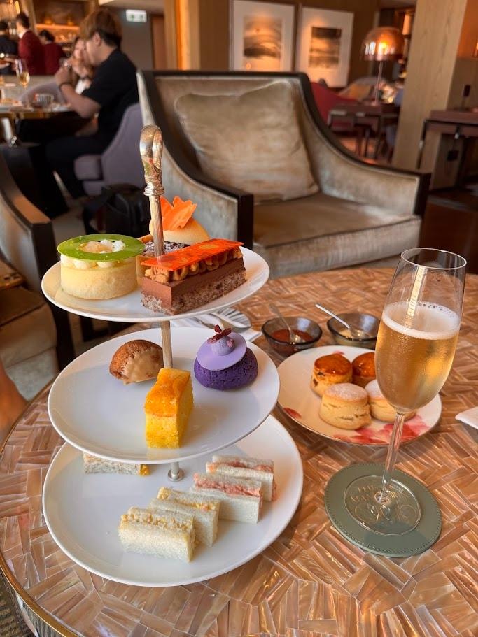 マンダリンクラブでのアフタヌーンティー