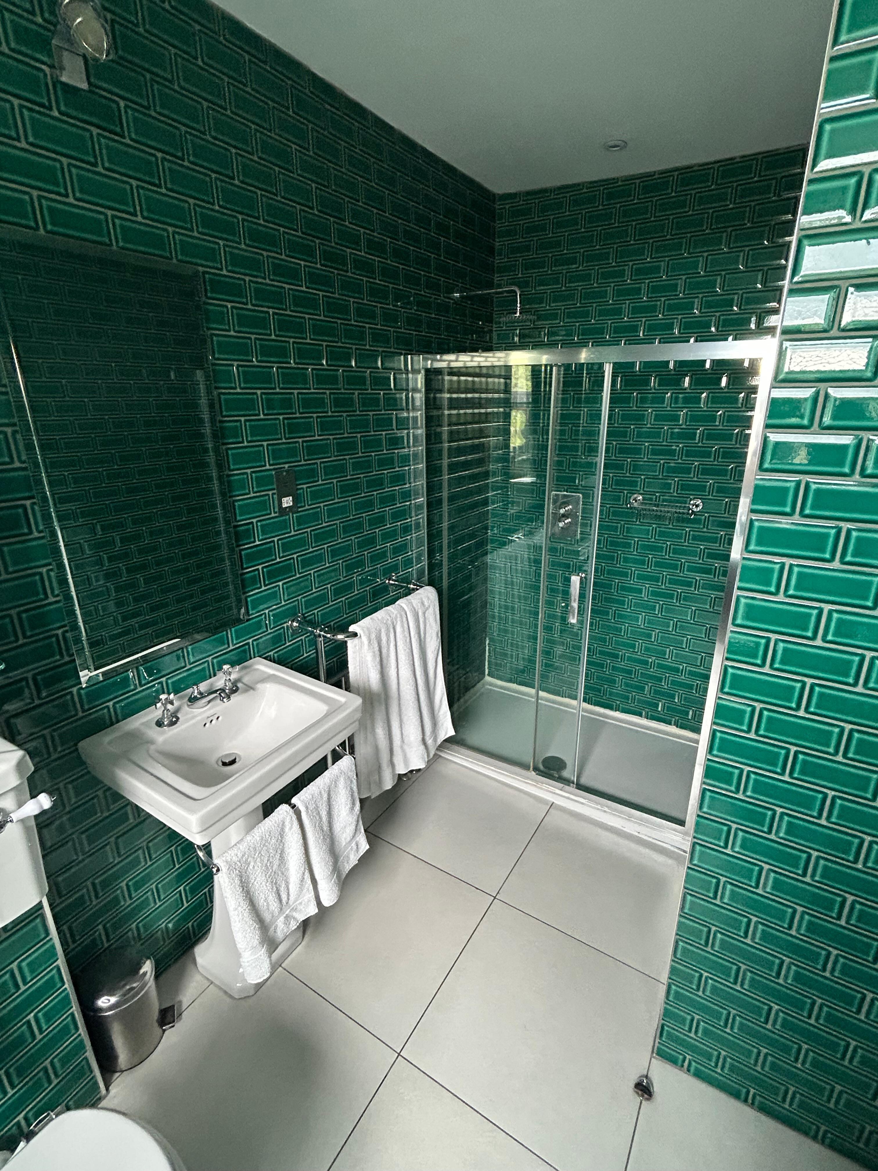 Room 5 bathroom