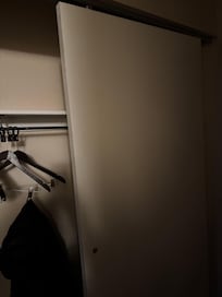 Closet door of tracks