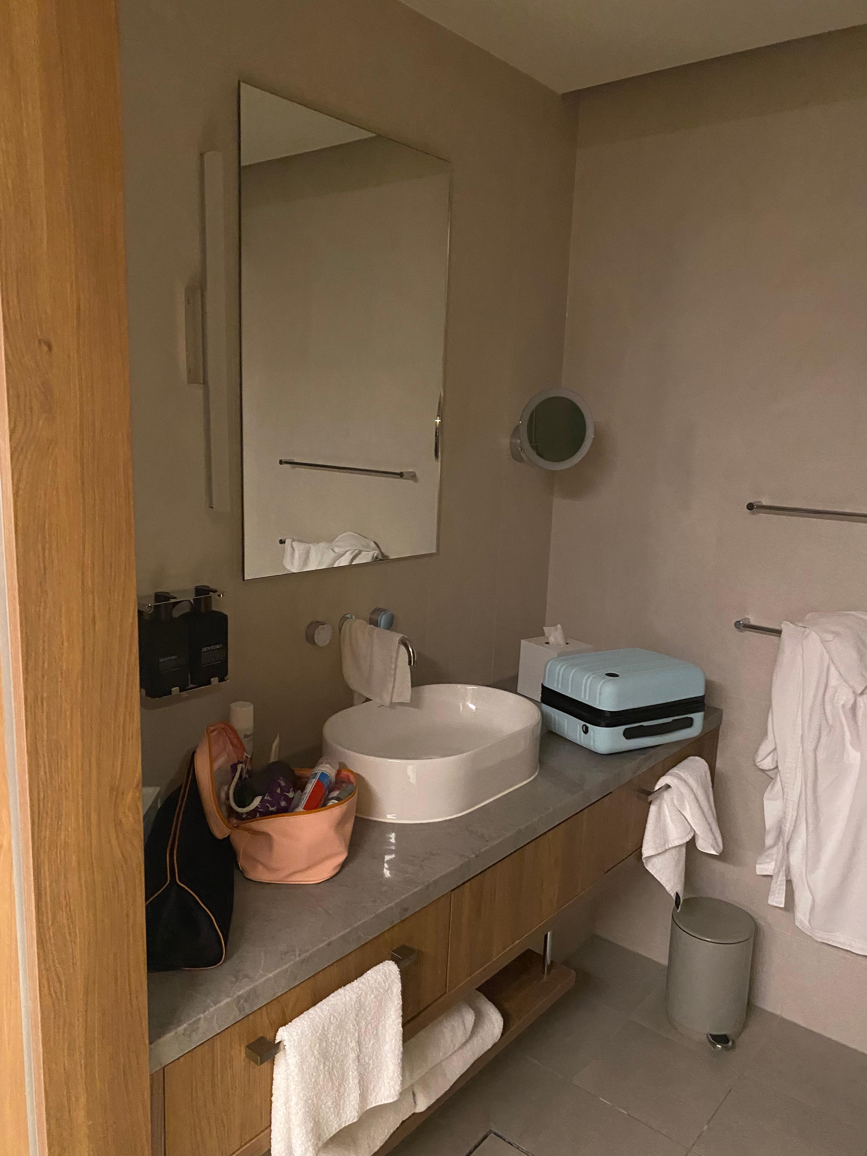 Mind the mess, but it allowed us to feel  at home. 