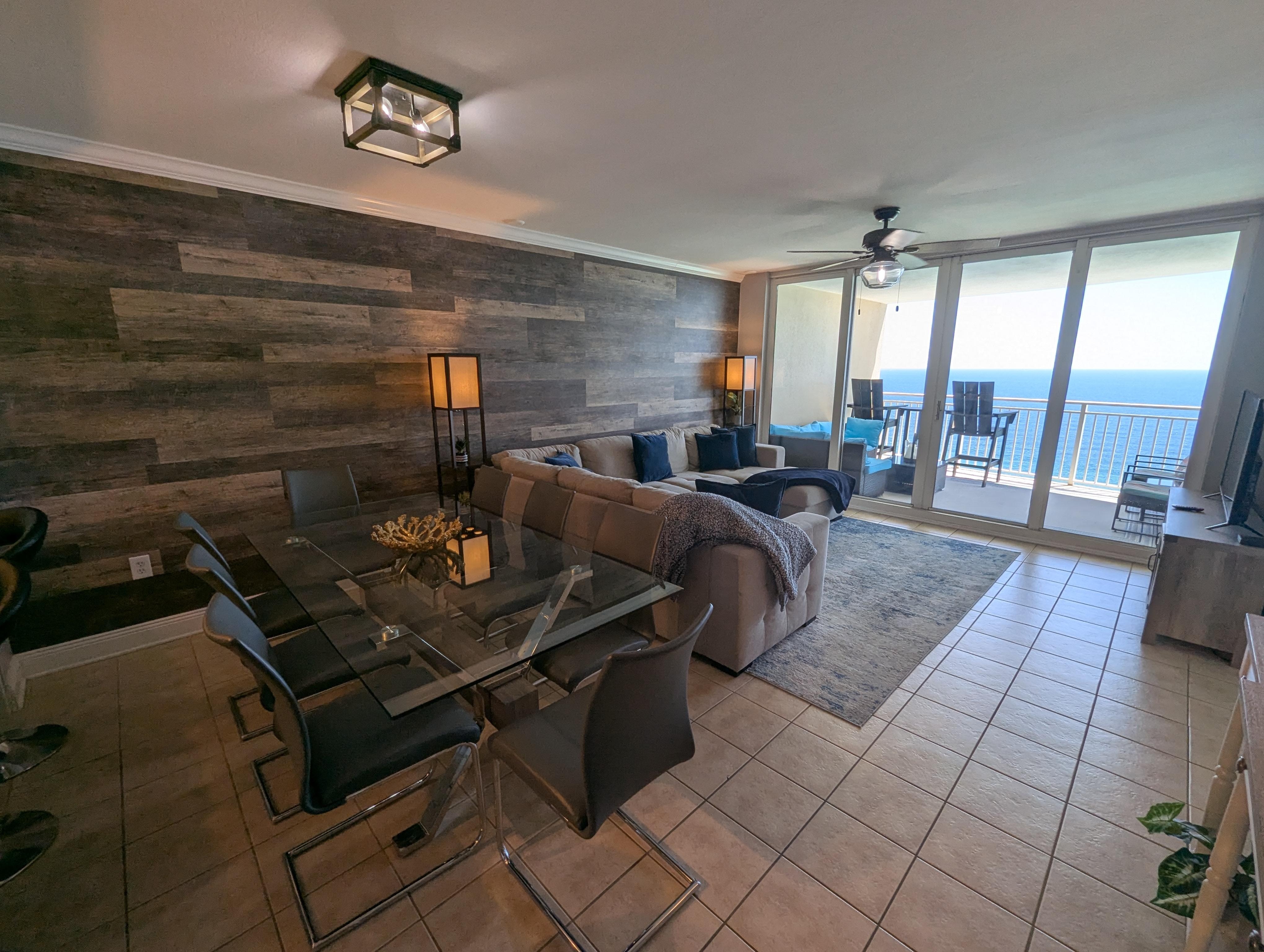 Dining / Living room 