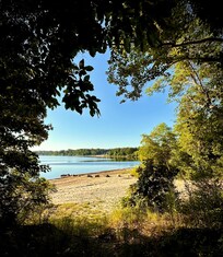 Very short drive to the lake