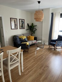 Clean and exactly like the photos