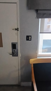 Paint chipping, dirty walls.