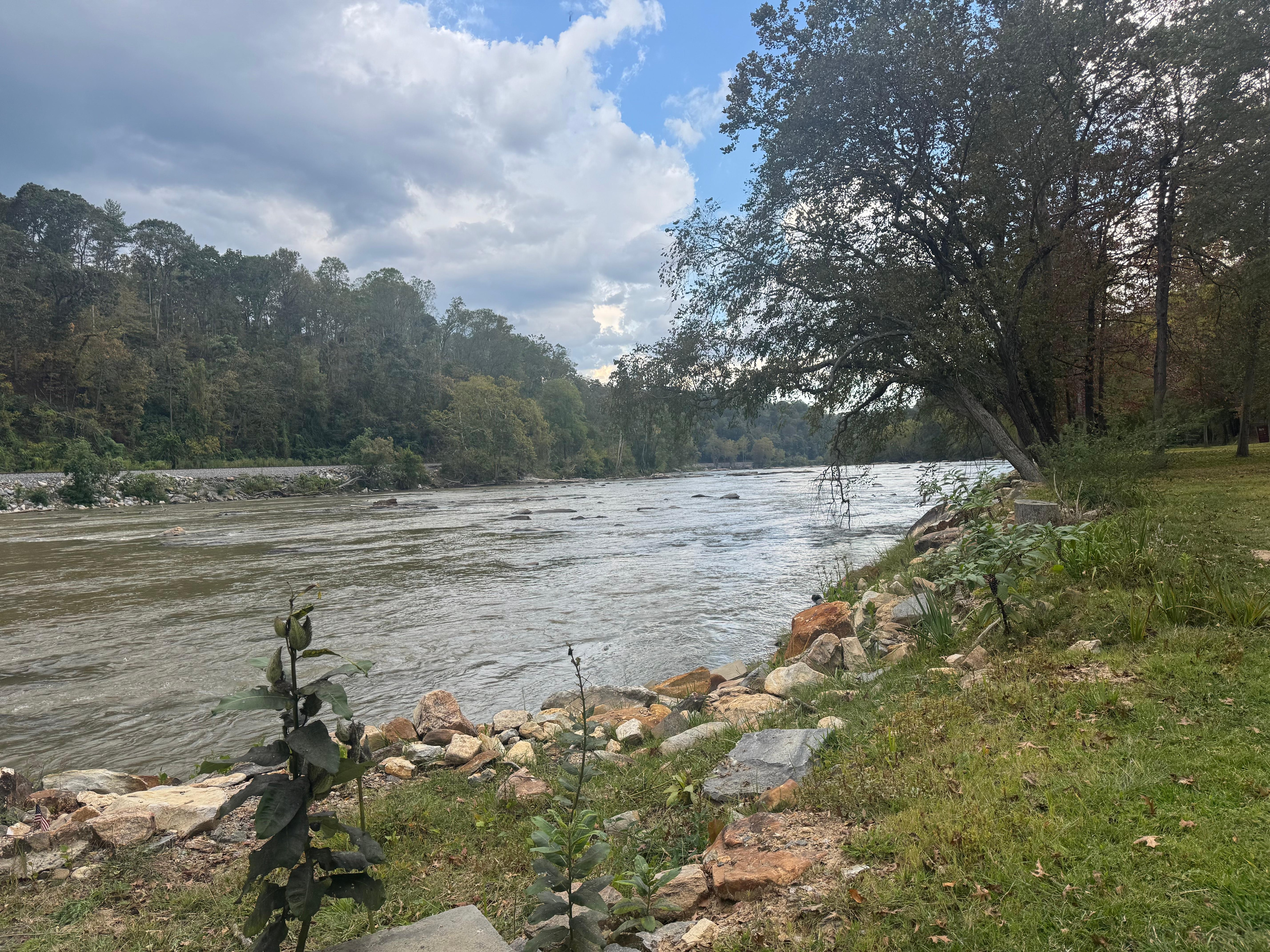 Beautiful scenery footsteps away😊