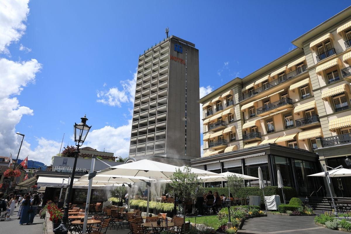 この地域では唯一高層のホテルです。