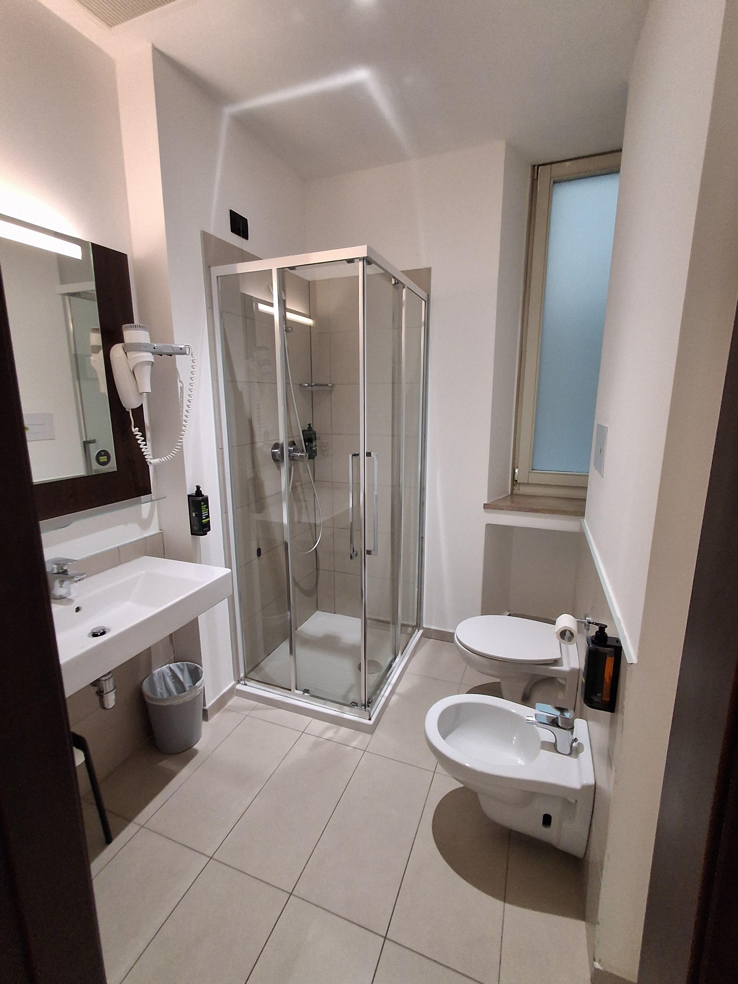 Clean bathroom 
