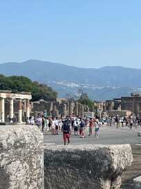 Salerno ist ein toller Ausgangspunkt für Unternehmungen. Man kommt mit Bus und Bahn zum Beispiel nach Pompeji.