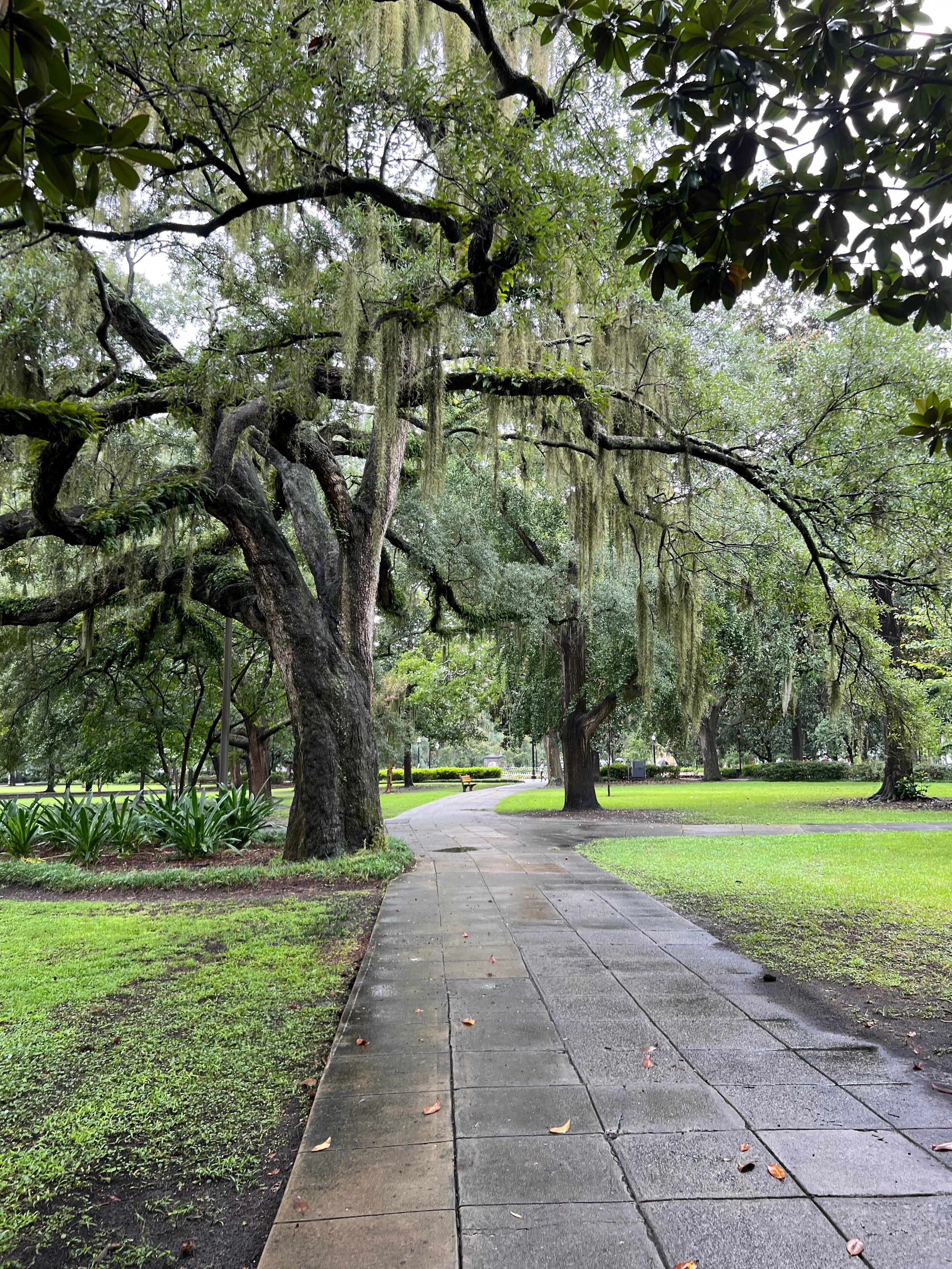 Forsyth Park within walking distance