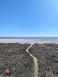 Short convenient path to beach