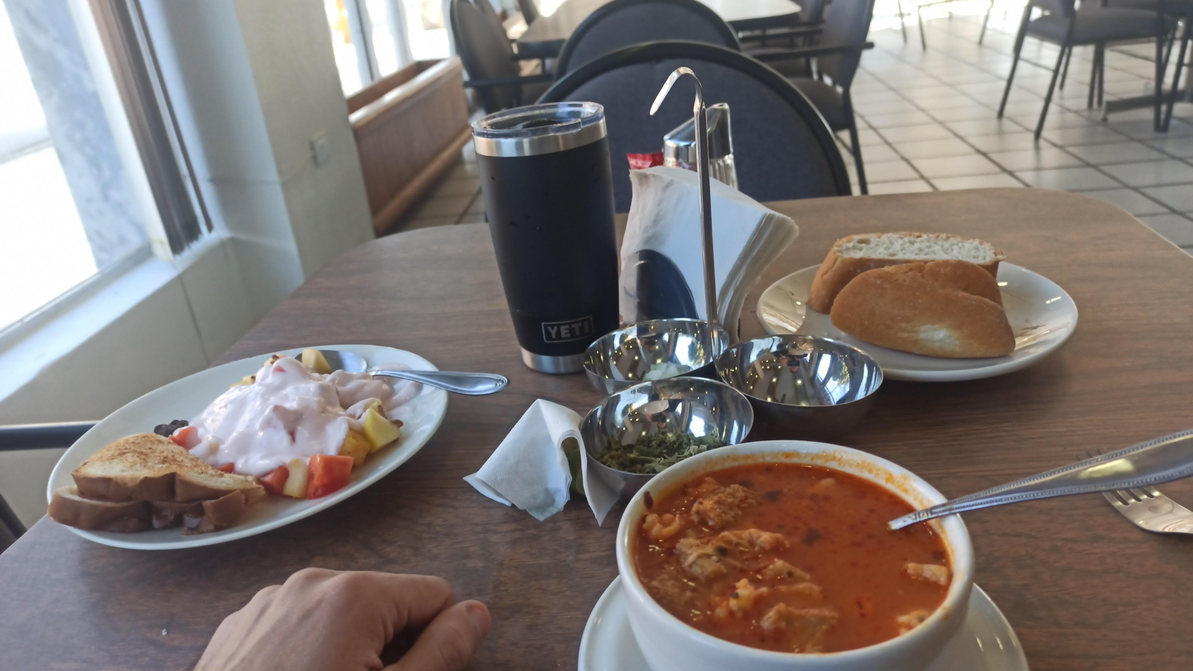 Desayuno los domingos hay comida especial.