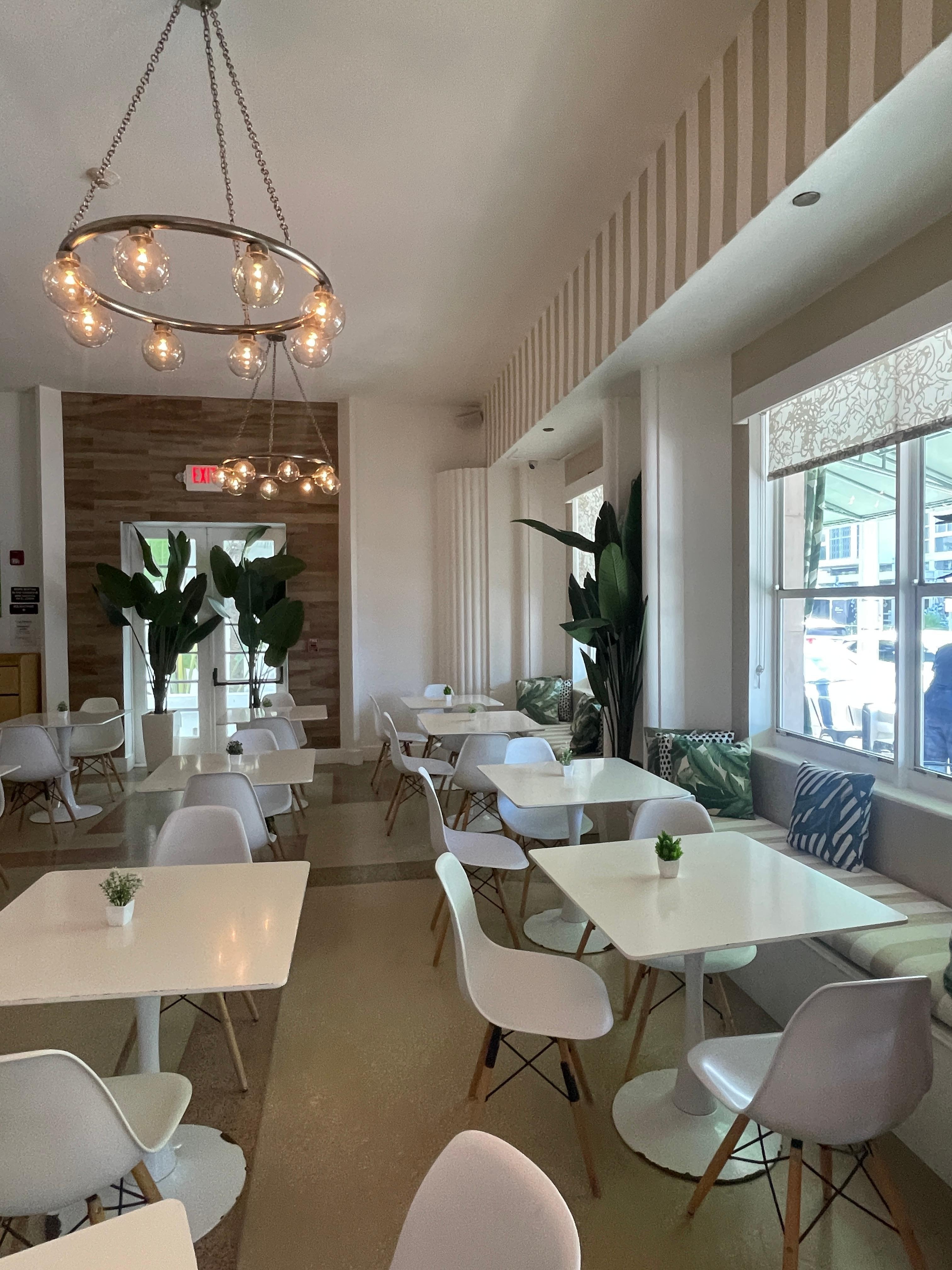 Main lobby / breakfast area 