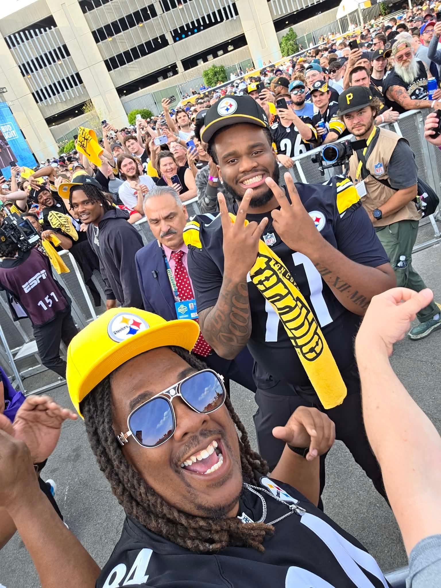 My son got a selfie with the 1st round pick 