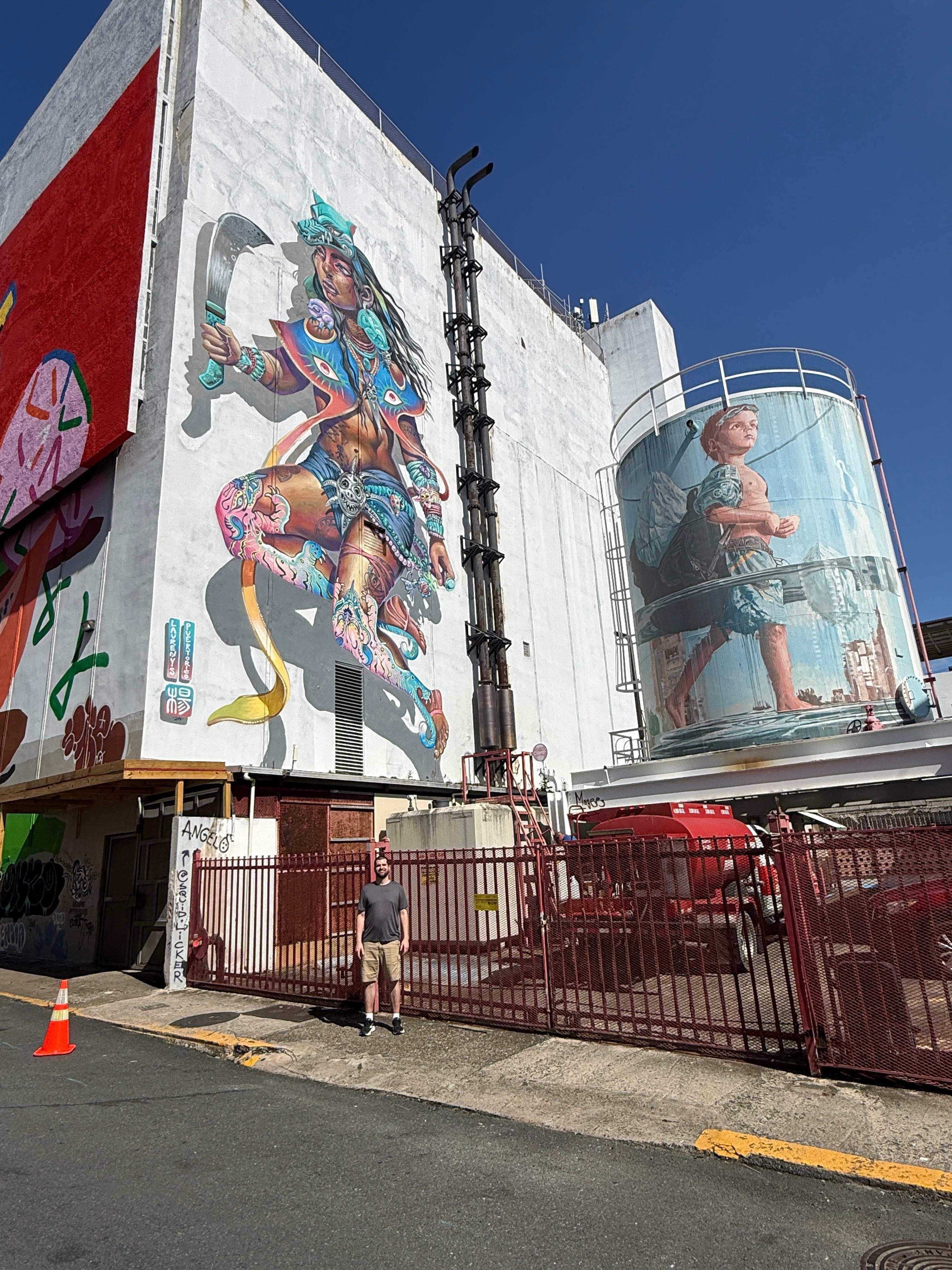 Art Deco Area where rental is located where we stayed, many Artistic & Graffiti drawings/ Murals… Beautiful….