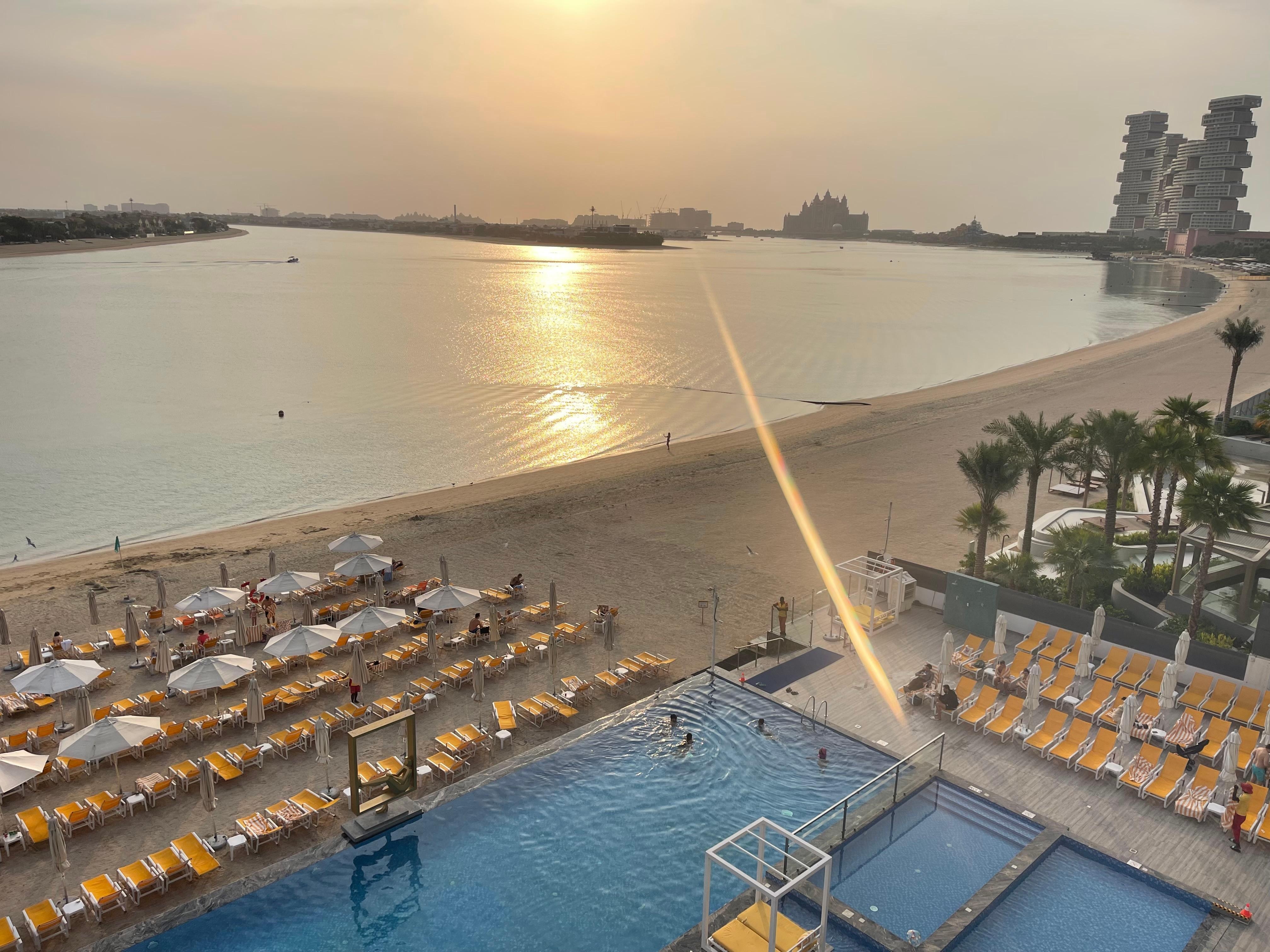 Solnedgang fra værelset