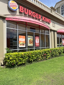 Walkable everything and safe around .