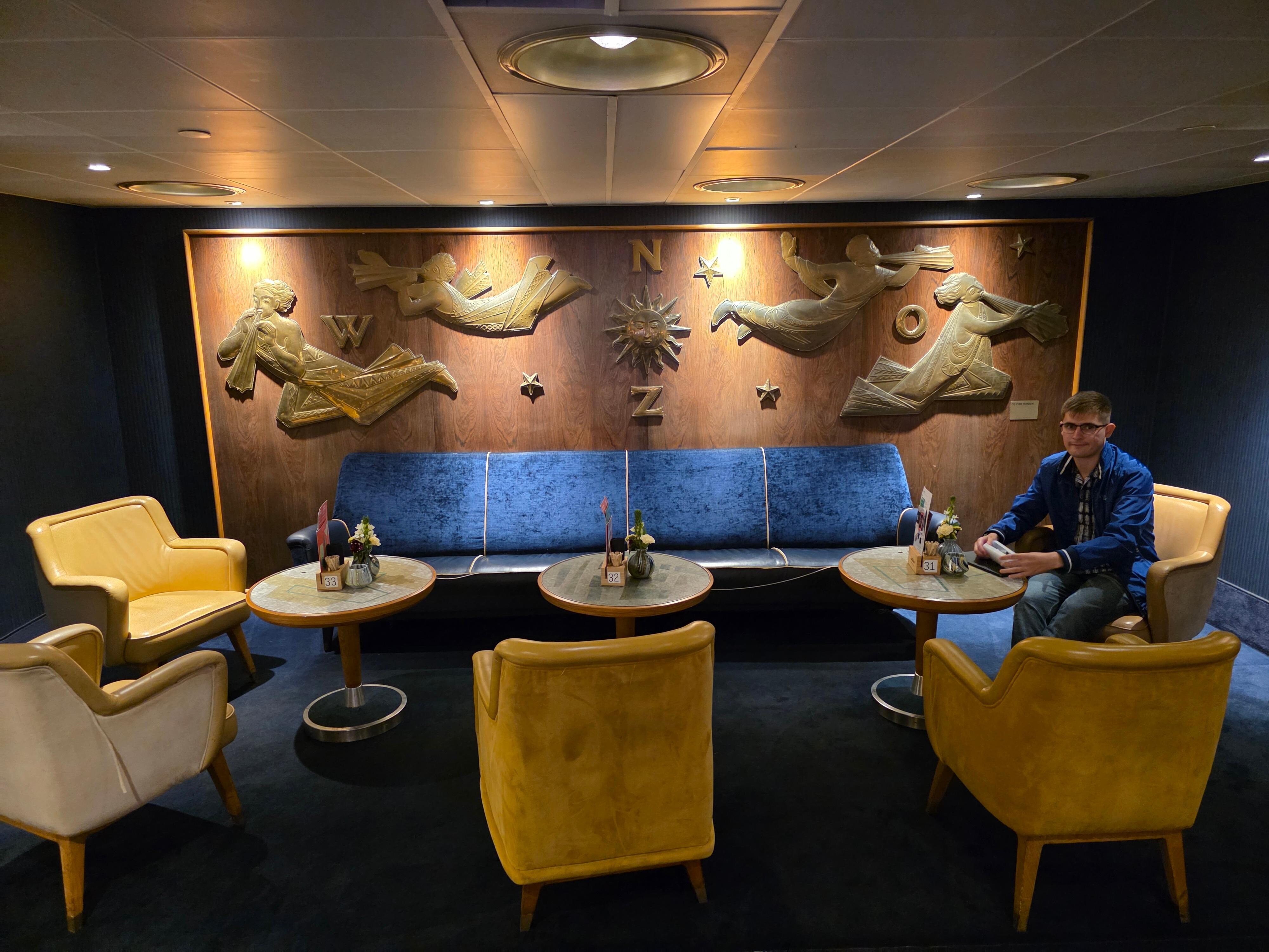 Captains Bar 