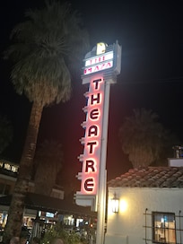 Hotel was very close to the Plaza Theater and Agua Caliente Casino.