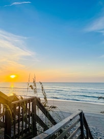 Beautiful Sunrise Steps away from house