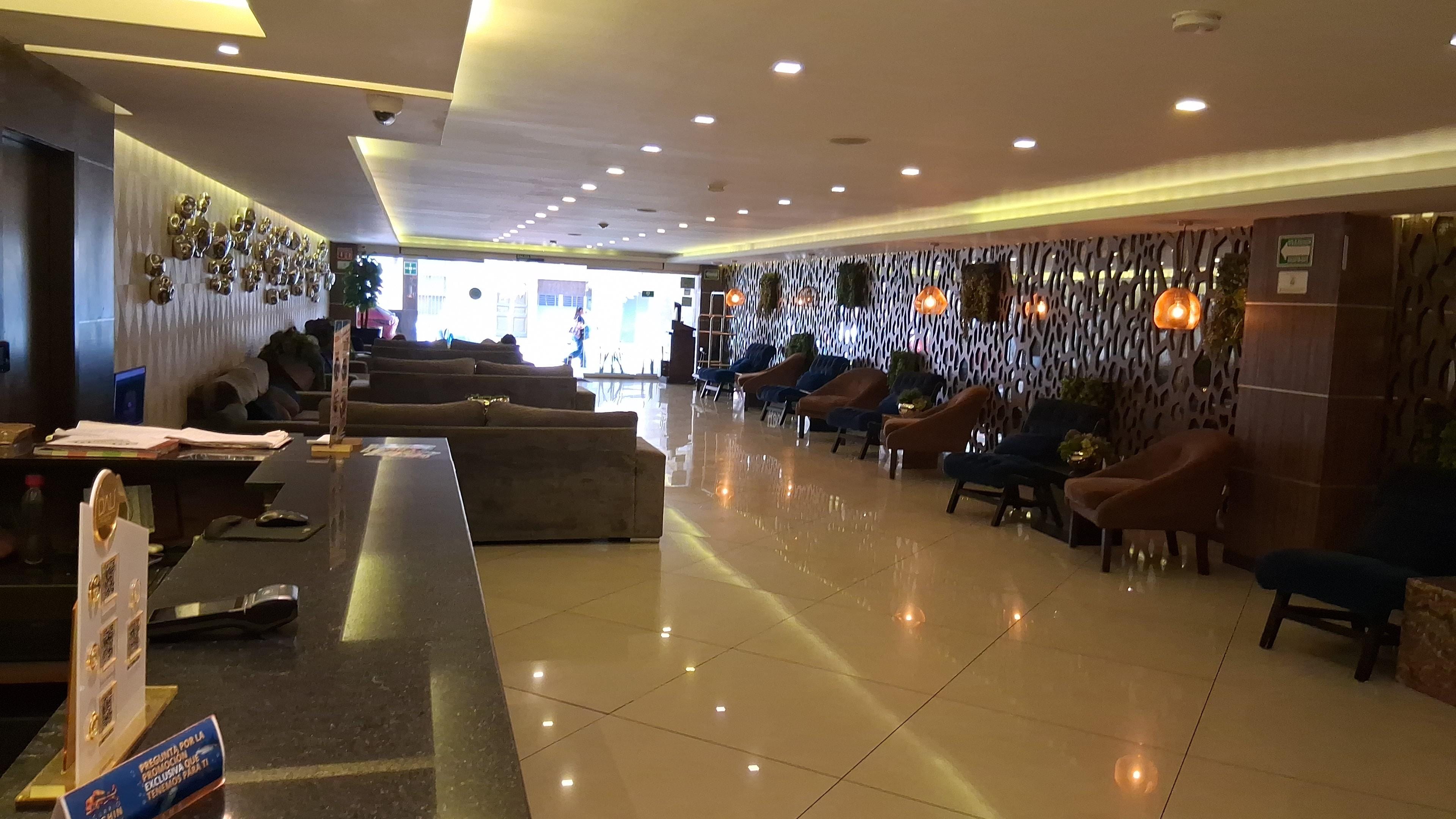 Es la recepción  muy limpio y muy segura 