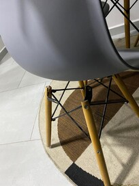 Broken chair, missing two screws