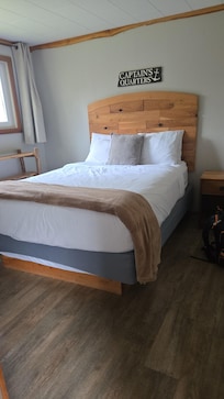 Queen bedroom