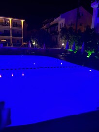 Tolle drei Pools