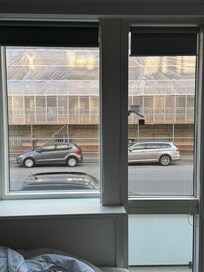 Havde værelse på stueetagen, det var lidt støjende fra gaden