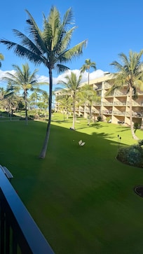 End unit view from dinning area. Shade on B side which is nice!