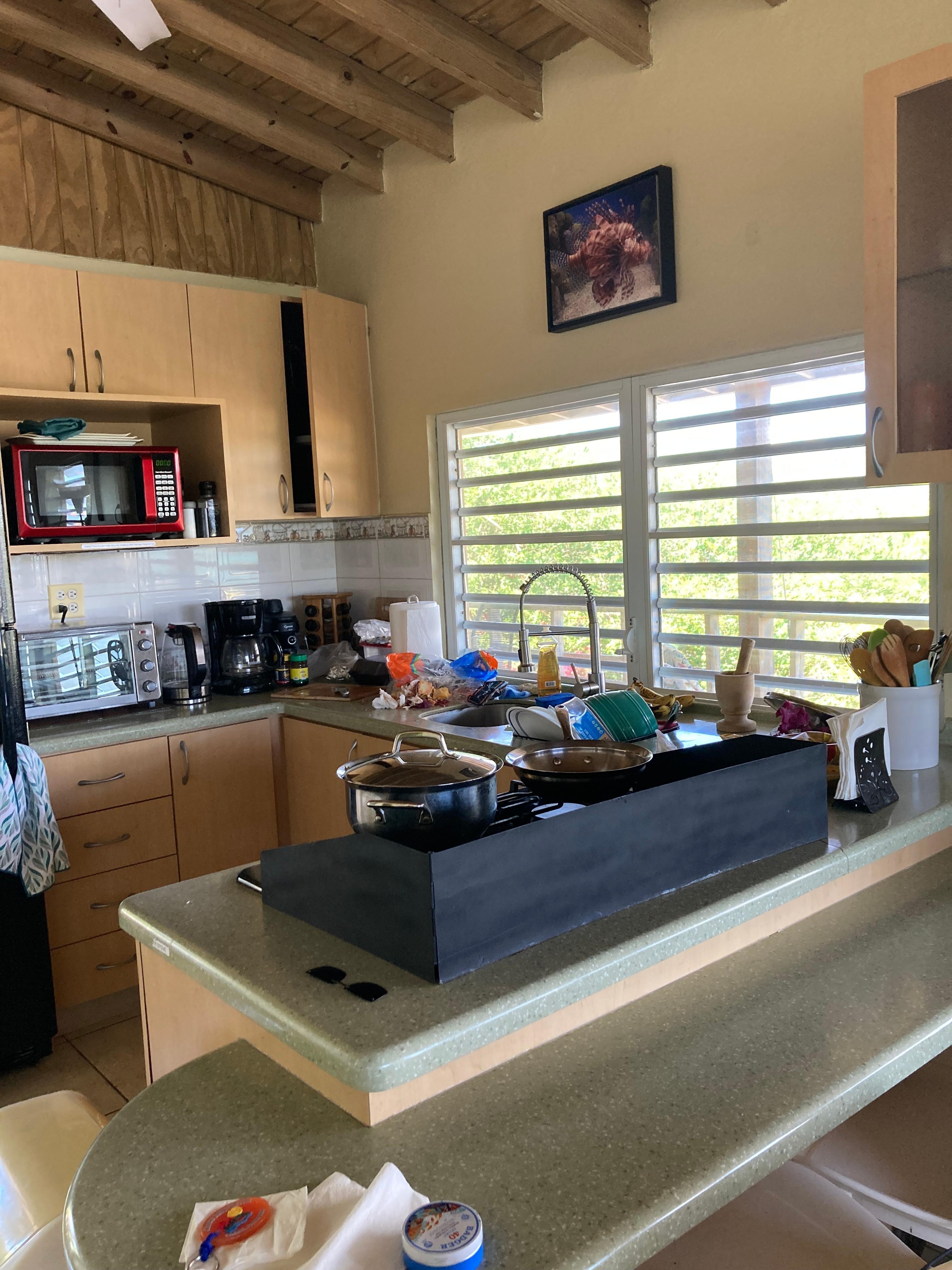 Fully equipped kitchen (no dishwasher)