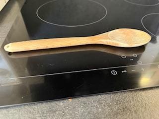 It was promised a full kithcen, instead there is no functioning dish washer, no spatula no chopping boards. 