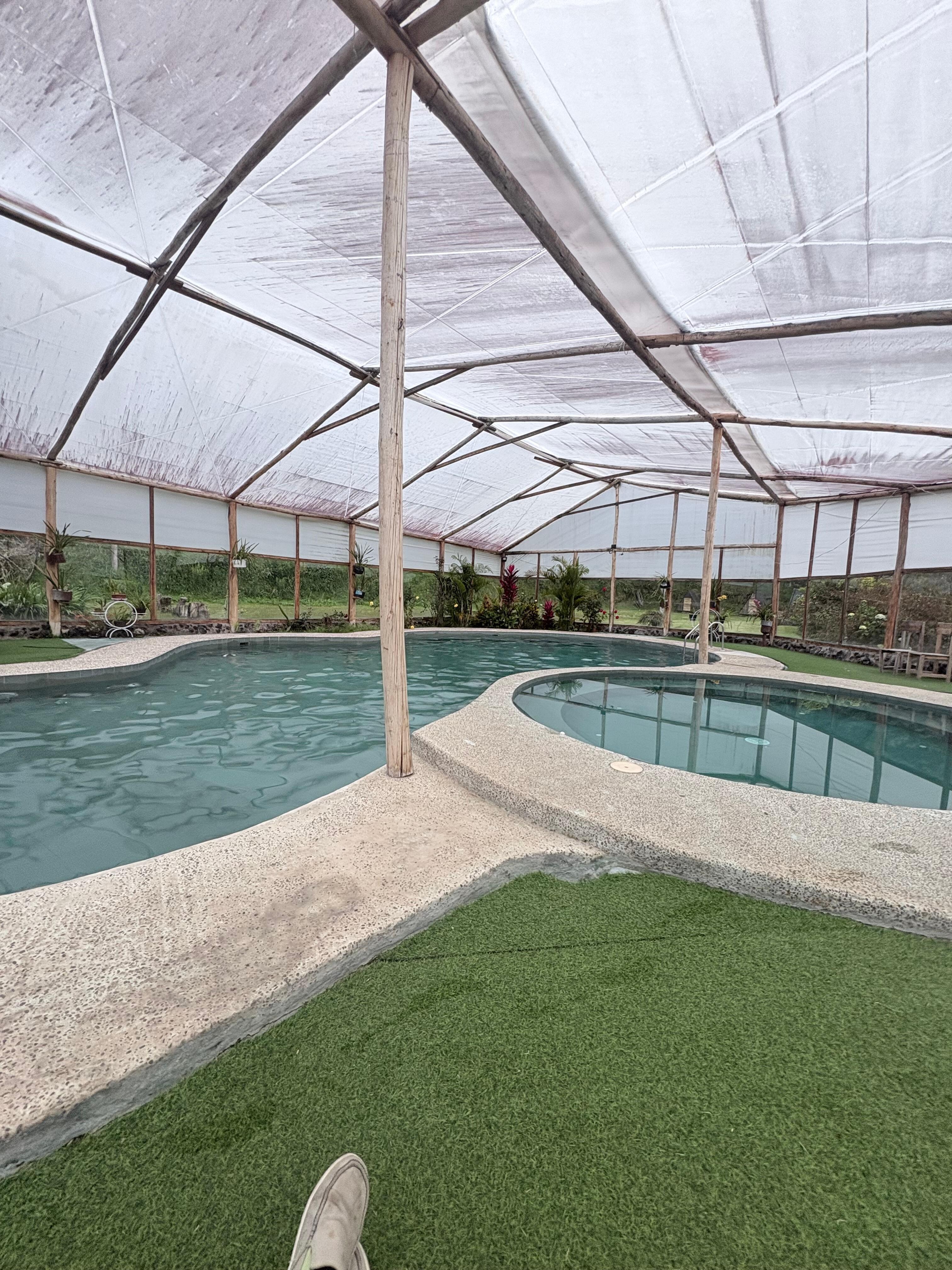 La piscina ( a quien le gusta un chapuzón al aire libre ? 