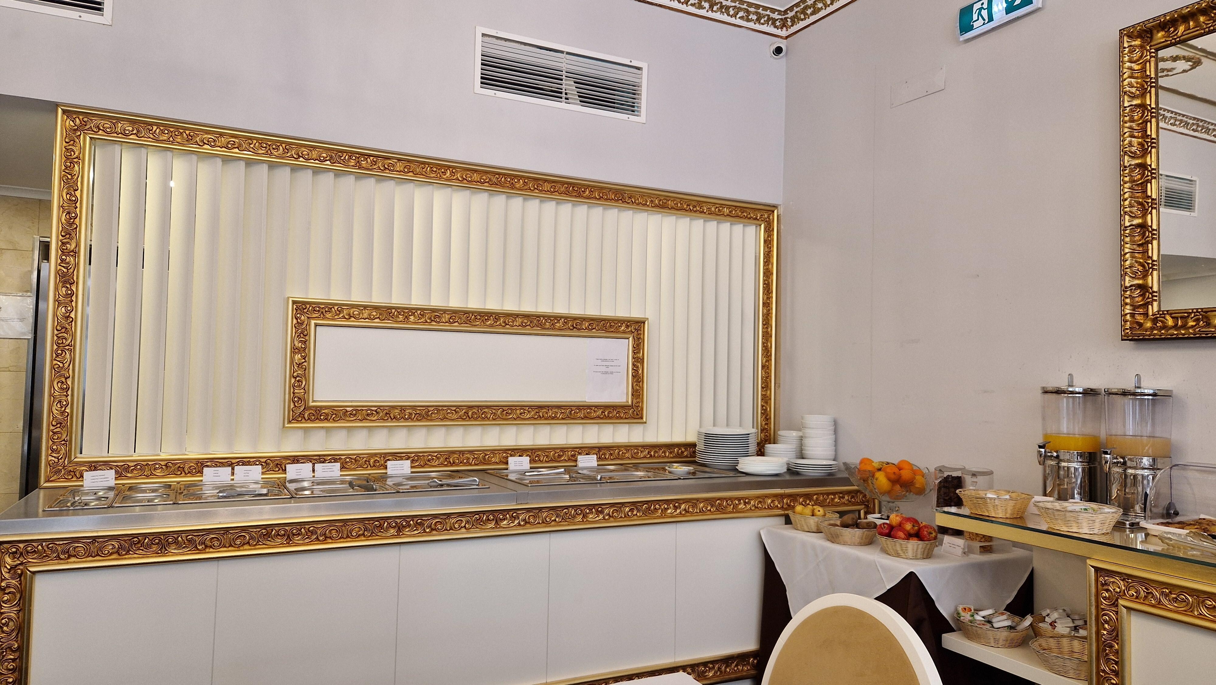 Buffet du PDJ copieux, sucré et salé