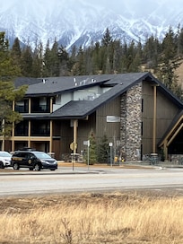 Horrors Park Hotel the new side