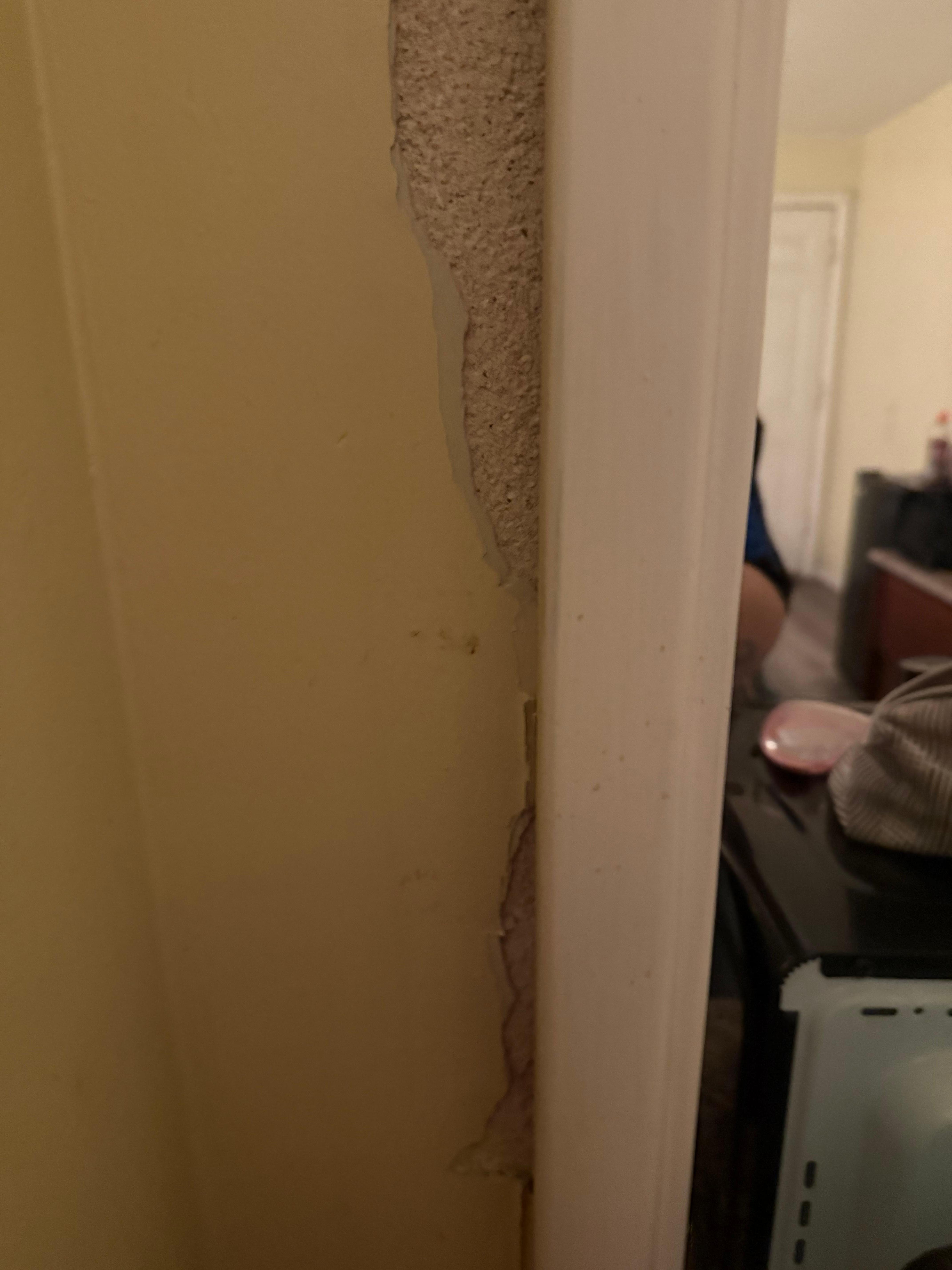 Walls around the mirror