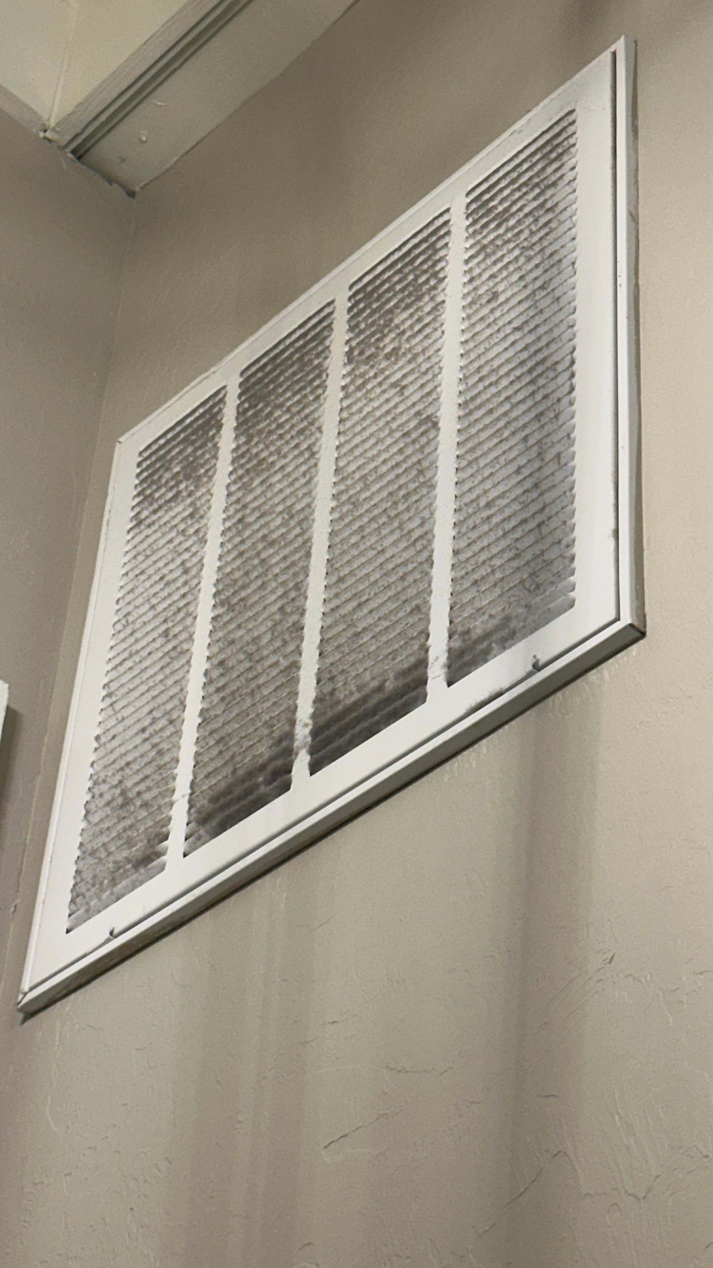 Air intake in kitchen 