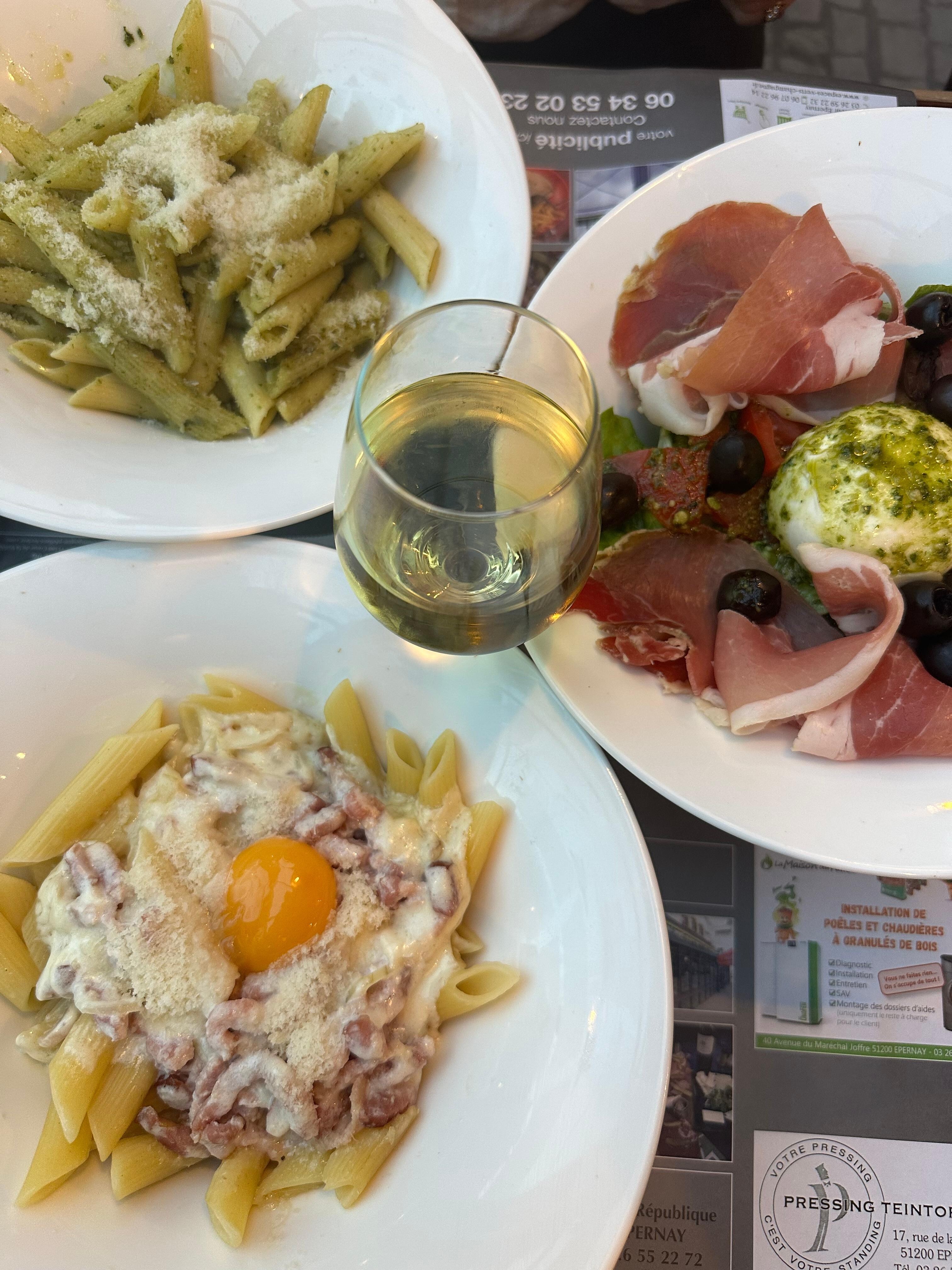 God mat på ett Brasserie i Epernay.
